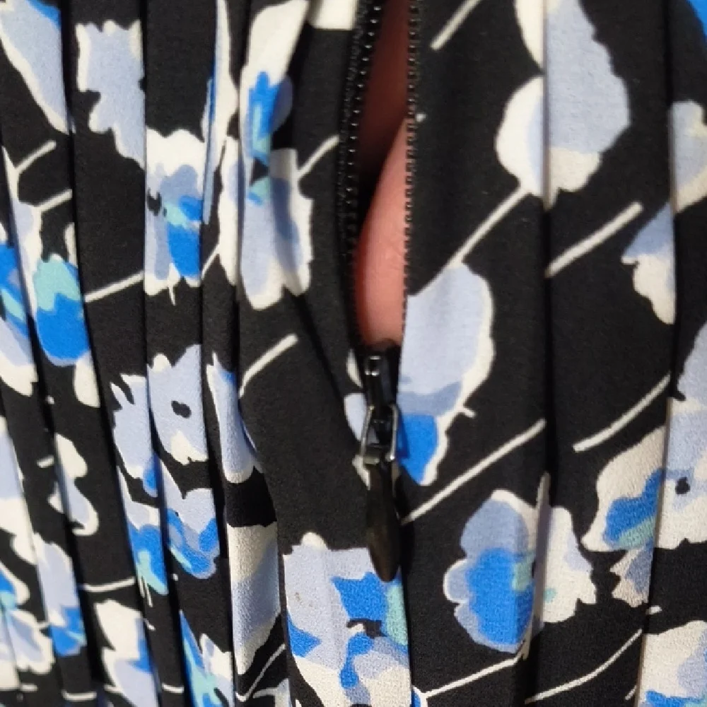 J. Crew Women's Blue Floral Pleated Midi Skirt Size 0